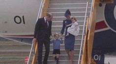 Malý britský princ a princezna jsou na své první služební cestě