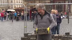 V Praze začnou práce na Mariánském sloupu. Povolení má, ujistil sochař