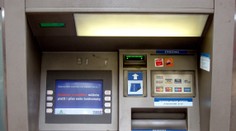 Napíchnutých bankomatů stále přibývá. Nejsou i u vás?