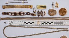 Stoletému dědečkovi se do domu vloupali zloději. Ukradli věci za desetitisíce