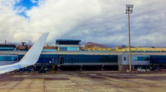 Rodina se vracela z Tenerife domů. Otec na letišti zemřel