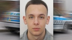 Roman utekl z léčebny. Nezkoušejte ho zadržet, volejte 158, varuje policie