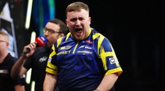 Premier League má staronového vítěze. Littler ve strhujícím finále přetlačil Humphriese