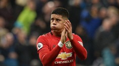 Vrať se domů, žádala ho matka. A 29letý hráč Manchesteru poslechl