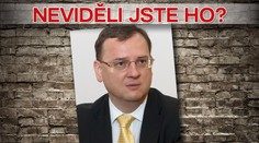 Hledá se premiér ČR. Ztratil se dnes v 3.30 hodin. Výška: 193 cm, váha 106 kg