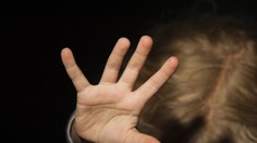 Holčičku (11) po škole unesli a 2 hodiny ji znásilňovali v parku