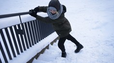 Ledovka, mrznoucí mlhy a sníh. Meteorologové upravili předpověď na víkend