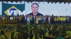 Flavio Bolsonaro zahájil prezidentskou kampaň. Pomáhá mu digitální avatar jeho otce