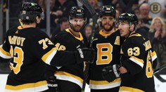 Pastrňák a Nosek skórovali. Boston si i díky české letce vychutnal Rangers