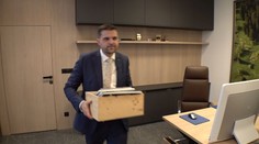 Poslední den ministrů v úřadu. Dvořák dostal dort, Hladík se těší na pečení