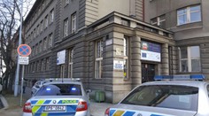 Žárlivec, který napadl ve škole těhotnou expřítelkyni, je ve vazbě