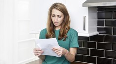 Vysoké pokuty i nevracení přeplatků. Lidé čelí trikům dodavatelů energií