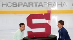 Hokejové Spartě hrozí krach! Vyčkává, ale ligu hrát zatím může