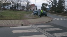 Řidič na přechodu srazil dívku a ujel. Hrozí mu až pětileté vězení