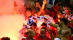 Fandové Olympiakosu se představí v Plzni. Pamatují tragédii i ohně