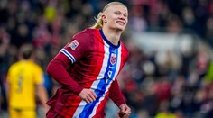 Norové míří mezi elitu, Haaland má hattrick. Anglie dala v derby bůra
