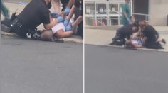 Policie dál používá smrtící taktiku. Na černošském krku klečel další muž zákona