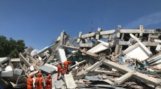 Zoufalý boj o životy, mrtvých po katastrofě v Indonésii přibývá