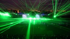 Neznámý vtipálek mířil laserem na letadlo, oslnil pilota
