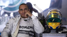 Chci zůstat v čele, plánuje Hamilton. Vyhraje pro Mercedes?