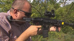 Policie hledá střelce, který na pražské Letné pálí do lidí airsoftovou zbraní