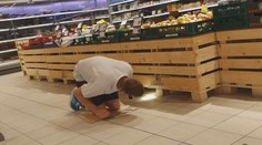 Poplach v supermarketu. Hledali tam exotického pavouka!