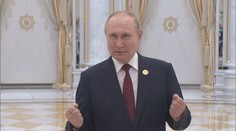 Putinovi otéká tvář a roste břicho. Odborníci vysvětlili, co to znamená