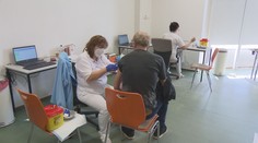 Více výhod pro očkované. Česká vláda hledá inspiraci v zahraničí. ANKETA
