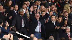 Alex Ferguson je zpět! Po operaci mozku mu tleskal celý stadion