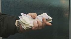 Nabídka výdělku se proměnila v podvod. Policie nyní obvinila pět lidí