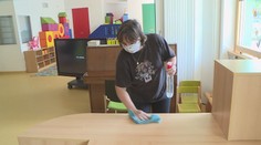 Žáci prvního stupně se vrátí do škol. V lavicích jich čekají sotva polovinu