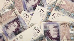 Británie zásadně mění své bankovky. Lidé jsou novým vzhledem pobouření
