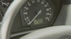 Kupujete ojeté auto? 85 % jich má přetočený tachometr. Víme, jak to poznat!