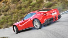 Ferrari a Aston Martin musí Evropské unii zaplatit pokutu za emise