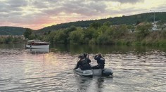 Muže, který měl sekáčkem útočit na posádku lodi, obvinila policie