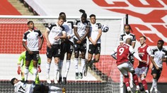Arsenal se s Fulhamem natrápil, remízu vybojoval v 97. minutě