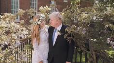 Britský premiér Johnson se tajně oženil, vzal si o 23 let mladší přítelkyni