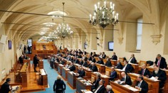 Senátoři odmítnou zmrazení platů politiků. Je to populismus, tvrdí