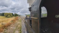Na Chebsku si připomněli 125 let jízdy vlakem. Svezli se dobovou lokomotivou