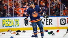 Evander Kane hattrickem srazil Calgary, Rangers doma sérii snížili