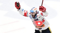 Drama ve čtvrtfinále extraligy. Pardubice vyhrály v prodloužení, Sparta na nájezdy