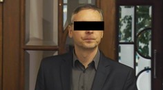 Vybrzdil auto s bývalkou a malým synem. Dostal jen podmínku