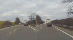 Blázen za volantem: Předjížděl přes plnou, vytlačil auto v protisměru