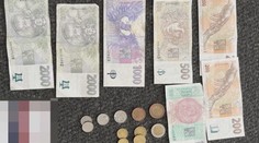 Žena si v obchodě zapomněla peněženku. Od strážníků pak dostala pokutu