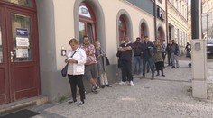 Češi se děsí zdražení elektřiny, stojí kvůli tomu několikahodinové fronty