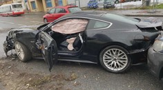 VIDEO: Youtuber si zničil nový Ford Mustang. Auto skončilo v protisměru