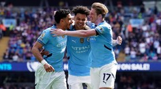 Loučící se De Bruyne režíroval famózní otočku. City se vrací na čtvrté místo