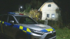 Horor ve stodole. Mrtvou matku s dítětem našli na místě, kde se zabil tatínek