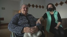 Stařenka svoje děti neviděla už 8 let. Každý Štědrý večer čeká, že ji navštíví