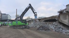 Bagry se "zakously" do Libeňského mostu. Ministerstvo ho chce nahradit replikou